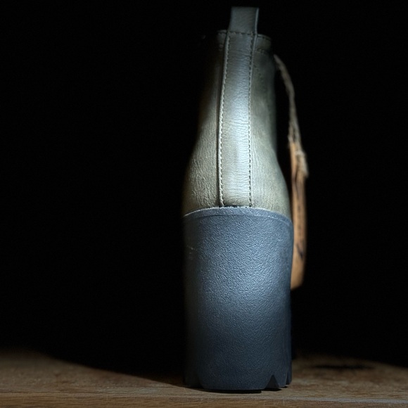 Seven7 Women's Olive Lace Up Boots w/zip-up option Size 7 NWT! - Picture 4 of 6